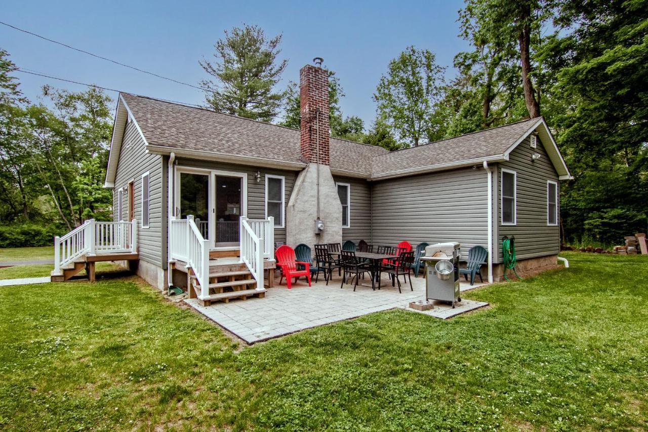 Cabin By The Creek With Private Creek Access Tannersville Exterior photo